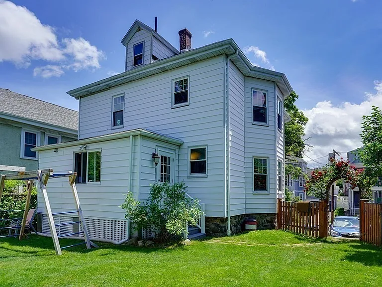 7 Vincent Ave — Photo 2