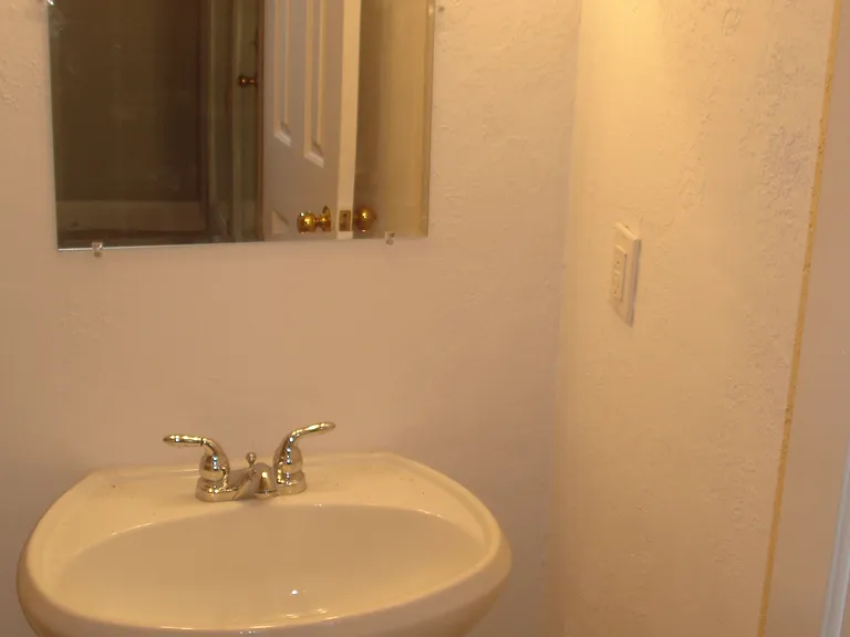 227 S Clarkson St — Photo 15