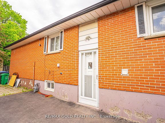 2nd image of 24 Bingham Rd