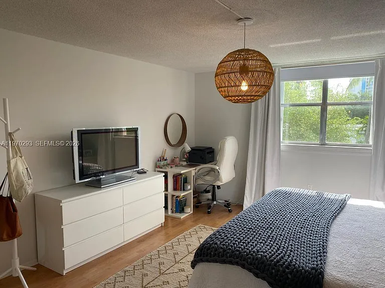 210 Sea View Dr — Photo 12