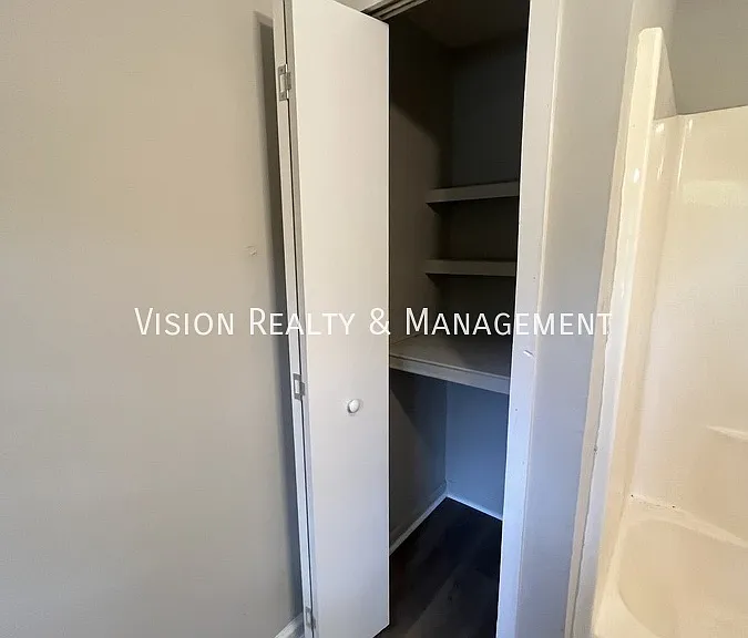 1303 Elm St — Photo 6