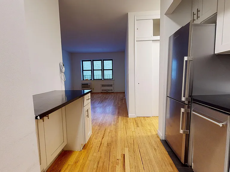 354 E 83rd St #2K — Photo 2