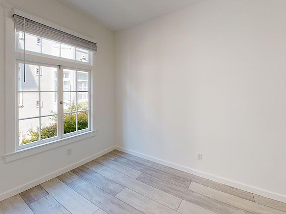 5th image of 940 Hayes St #8