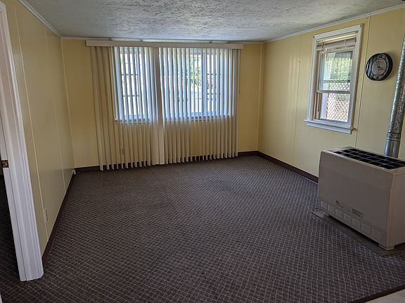 3rd image of 1827 Willard St #B