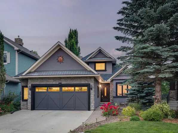 70 S Discovery Ridge Ct SW, Calgary, AB T3H 4R3