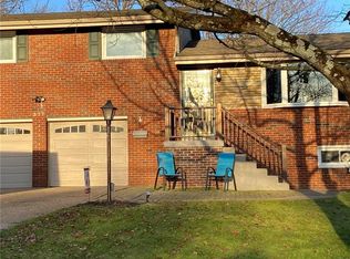 377 Maize Dr, Pittsburgh, PA