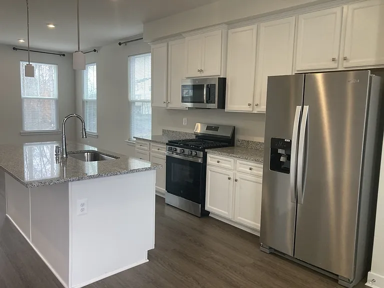 1951 Bellac Way — Photo 13