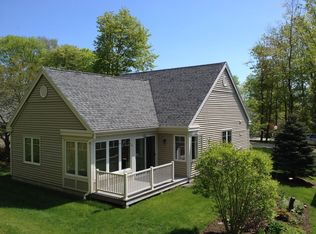 31 Stonewood Rd, Rockland, ME 04841