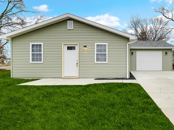 285 S Ivanhoe Rd, Kingsford Heights, IN 46346