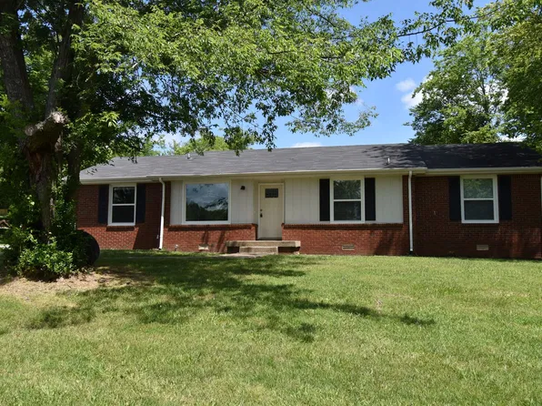 1579 Cherry Tree Dr, Clarksville, TN 37042