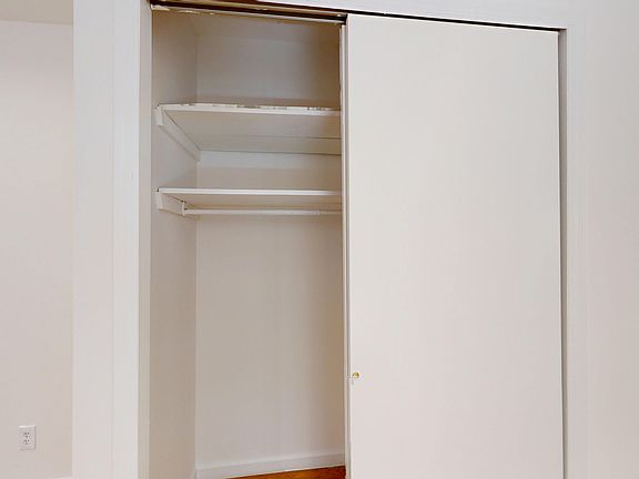 4th image of 334 E 78th St APT 21