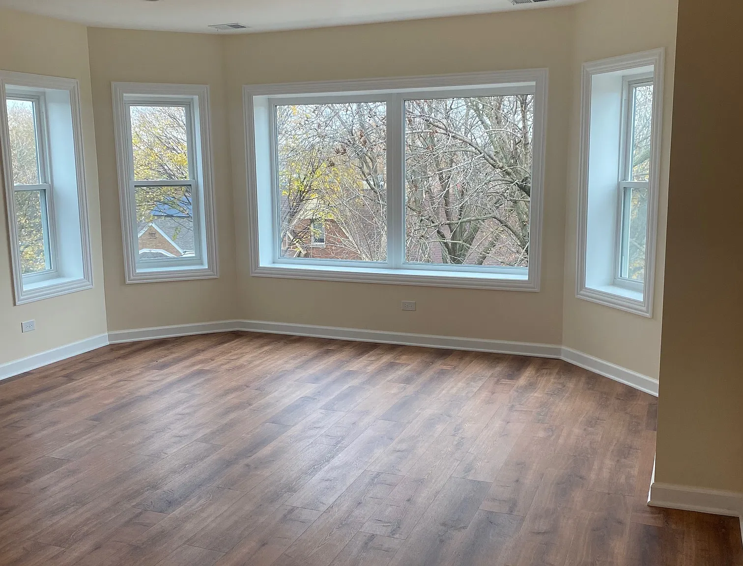 3 bed, 1400 sqft, $2,200 — Photo 2