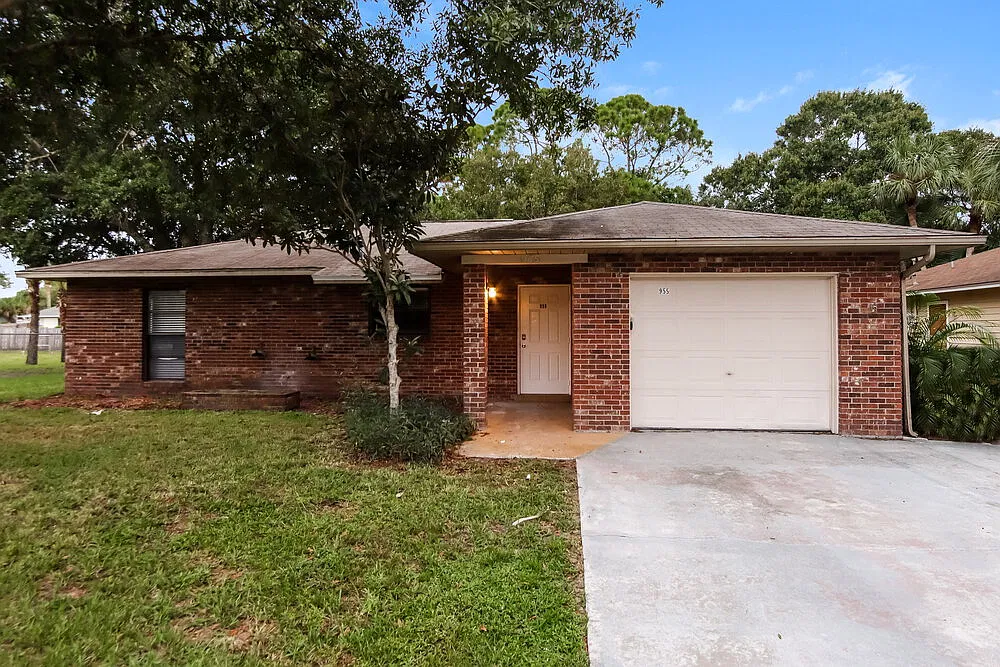 2 bed, 2.0 bath, 1401 sqft, $2,580 — Photo 1