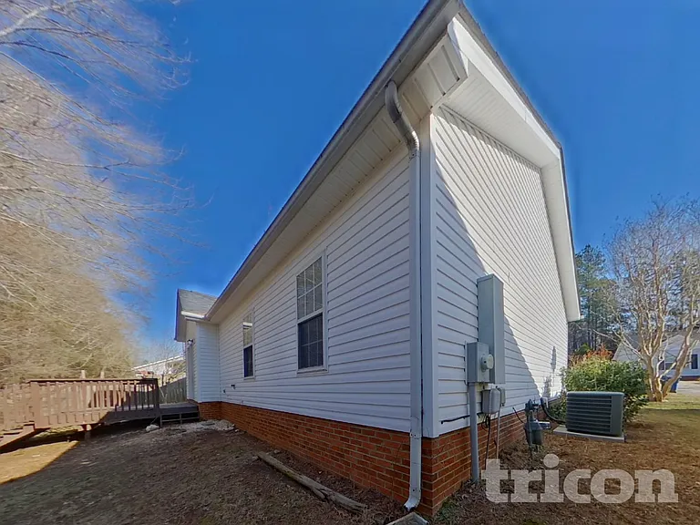 705 Continental Dr — Photo 13