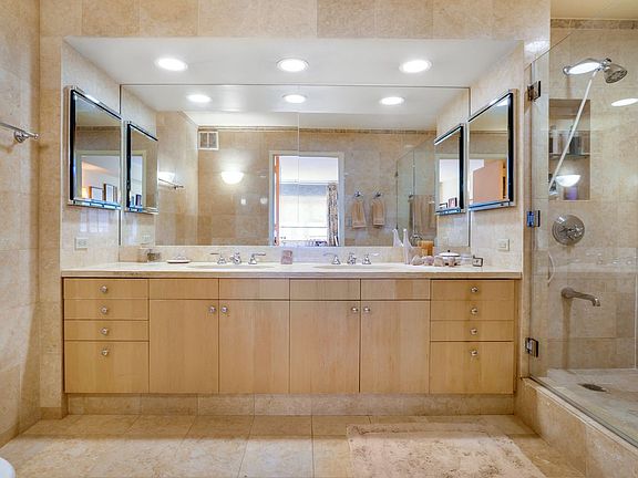 4th image of 415 E 52nd St #9HJC