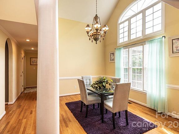 4th image of 3894 Brickfield St