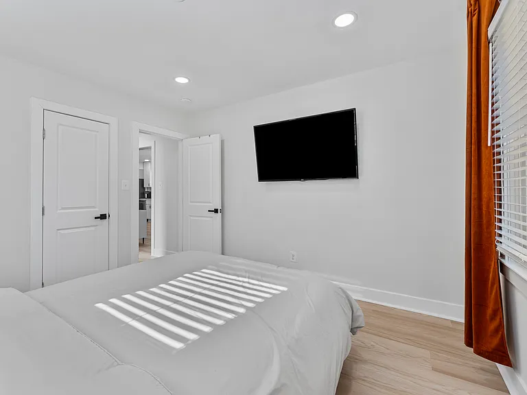 5503 Jay St NE — Photo 5