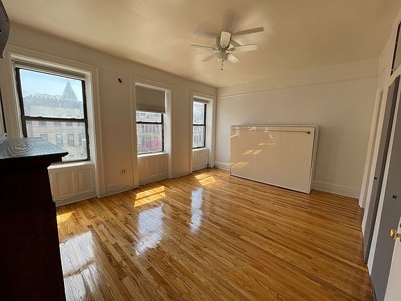 3rd image of 735 Saint Nicholas Ave APT 4F