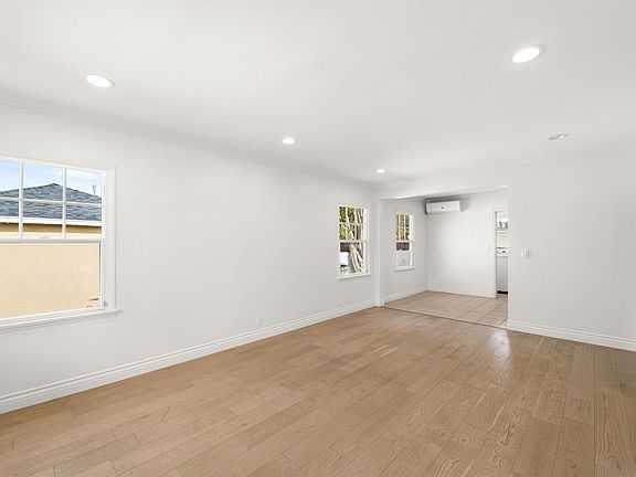 3rd image of 424 Locust St