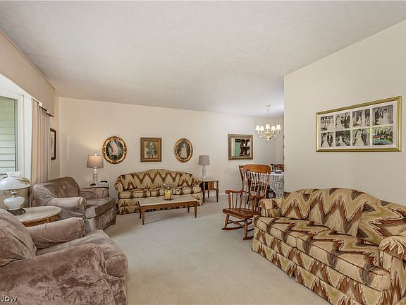 4th image of 5899 S Shandle Blvd