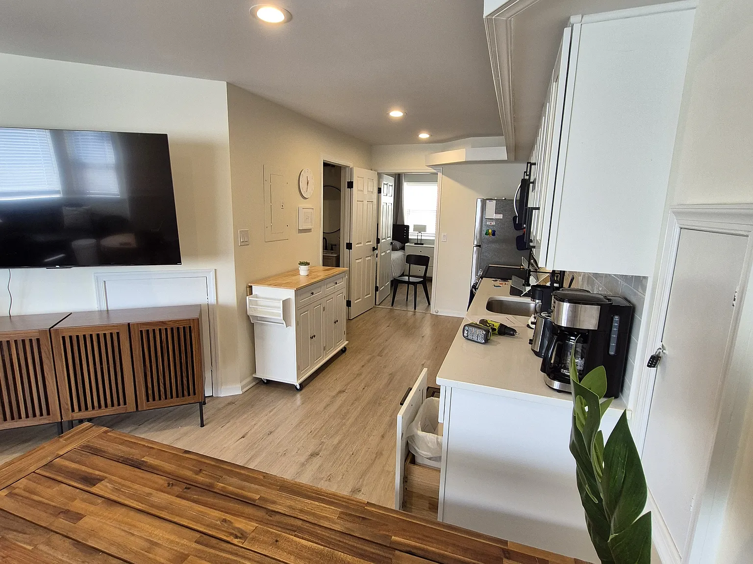 142 E Youngs Ave — Photo 4