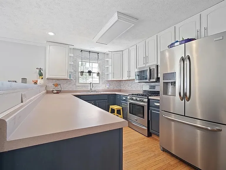 21 Rock Garden Ct — Photo 12