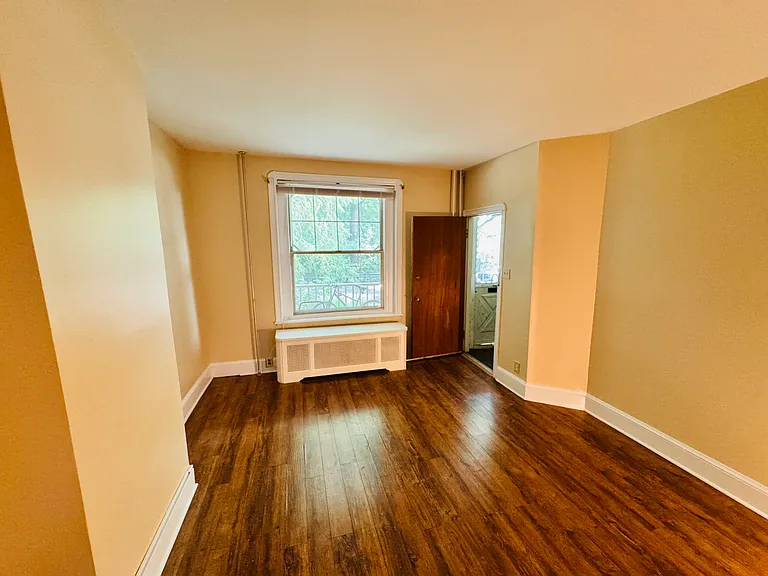 281 Rochelle Ave #1 — Photo 1