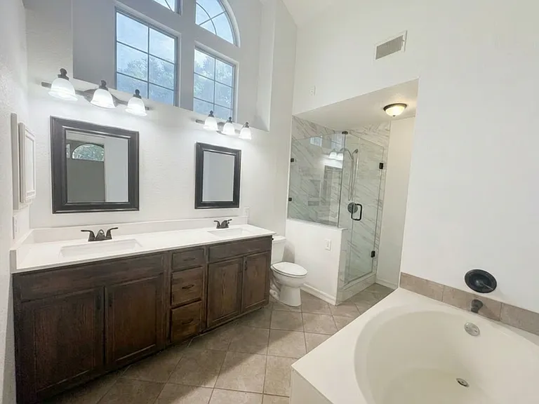1404 Daffodil Ln — Photo 14