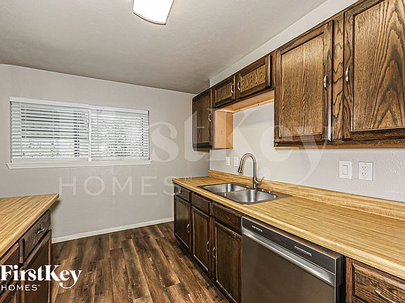 5th image of 717 Redbud Dr
