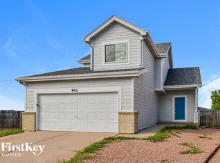 942 Square Dance Ln, Fountain, CO 80817