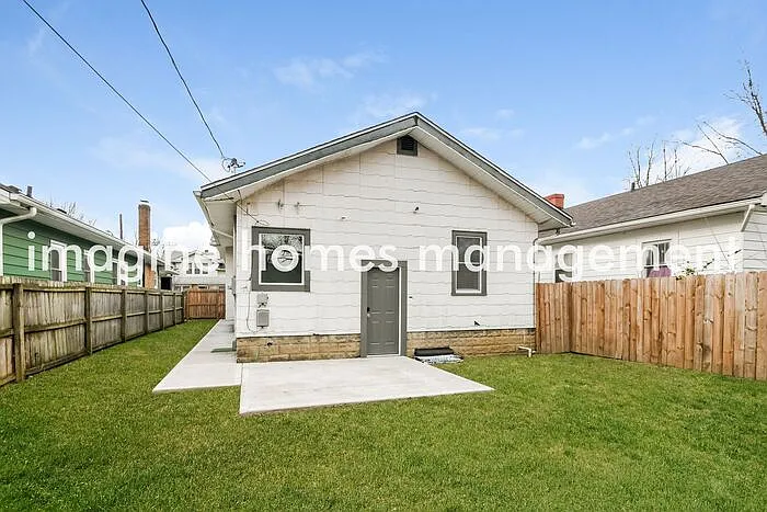 915 N Gray St — Photo 13