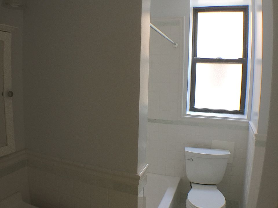 2nd image of 1809 Beverley Rd