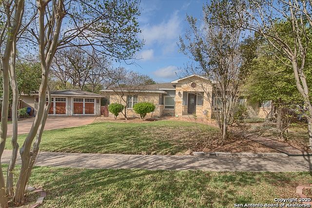 1st image of 360 Larchmont Dr