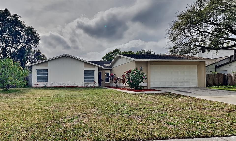 1st image of 419 Bloomingfield Dr