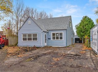 1 Exeter Ave, Welland, ON L3B4X9