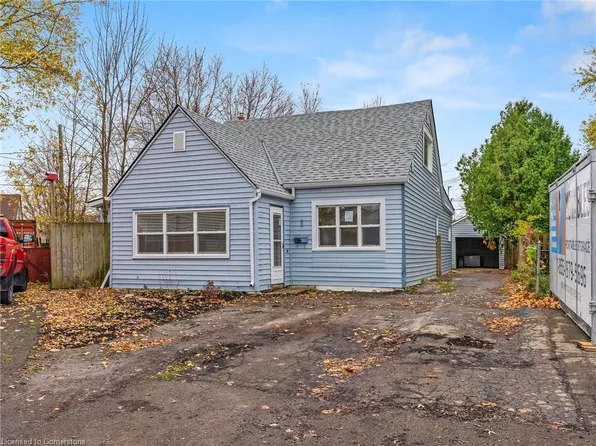 1 Exeter Ave, Welland, ON L3B 4X9