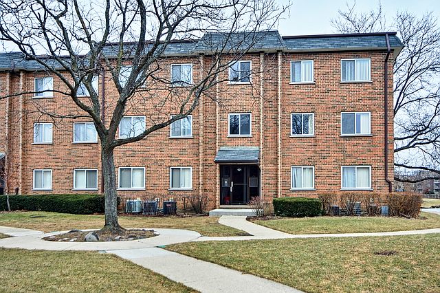 1st image of 921 Casey Ct APT 3