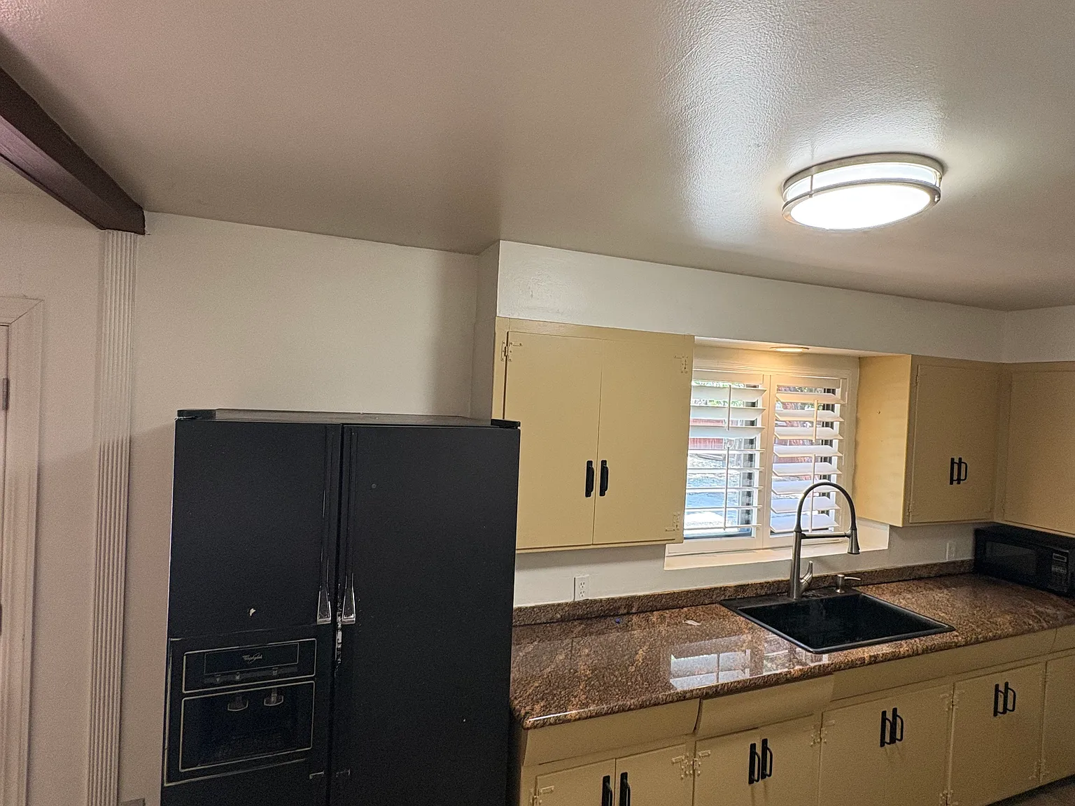 225 Pomona Ave — Photo 1