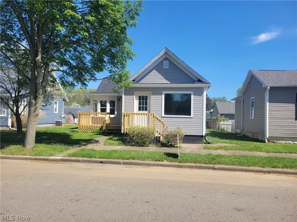 375 2nd St SE, Brewster, OH 44613