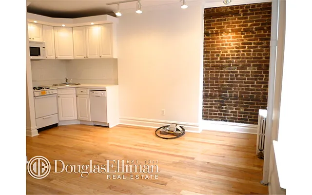 Rented by Douglas Elliman | media 25