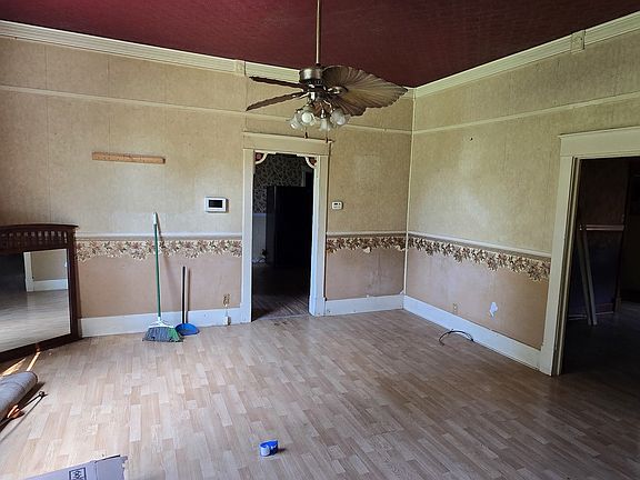 2nd image of 514 N Cherry St