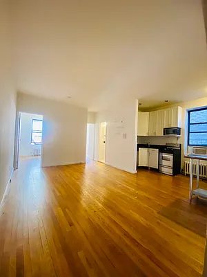 Rented by Bond New York | media 23