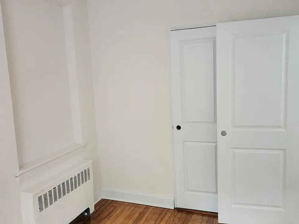 14309 Barclay Ave #3A