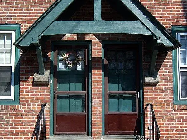 2420-2434 E Cambria St #2420 — Photo 2