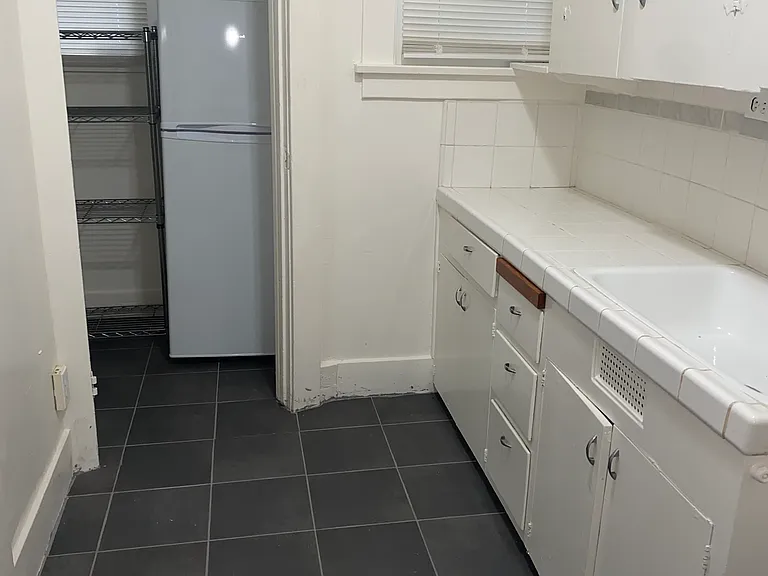 6309 S Gregory Ave #B — Photo 9