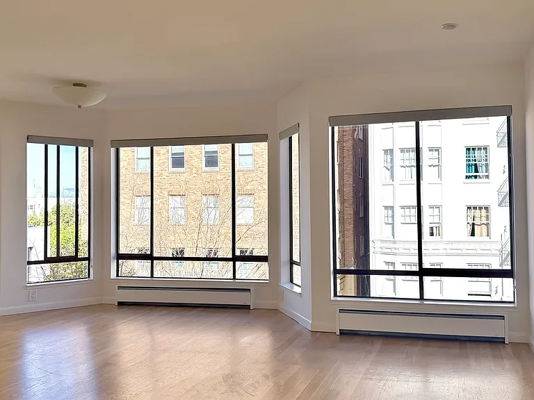 1885 Pacific Ave #302 — Photo 2
