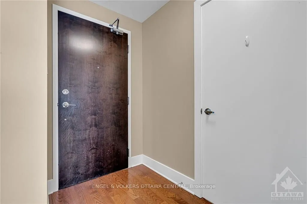 2 bed, $2,600 — Photo 4