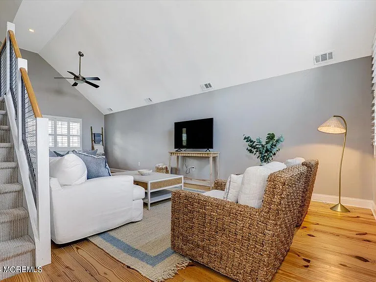 108 Glimmer Glass Cir — Photo 5