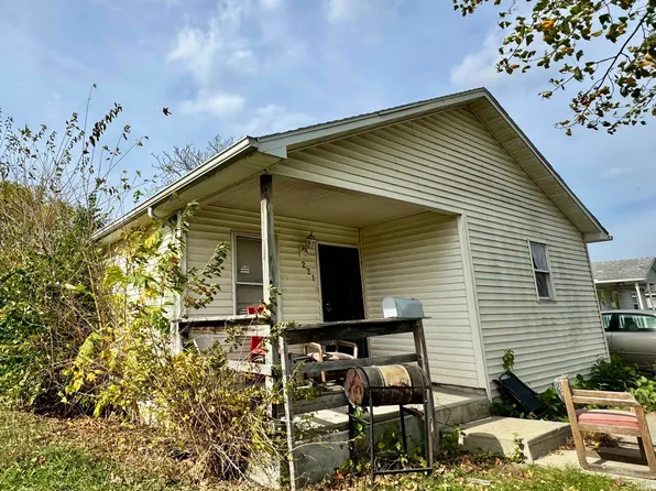 221 Sadie St, South Bend, IN 46628
