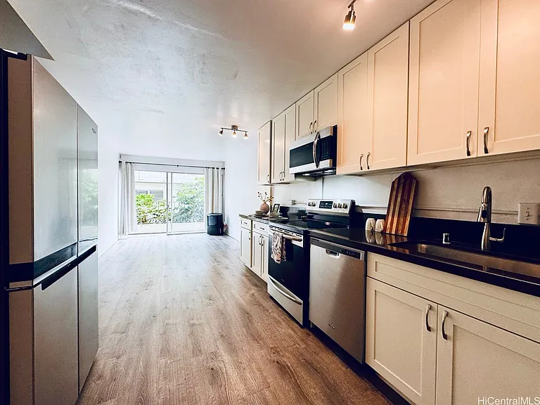 222 Kaiulani Ave #303 — Photo 2